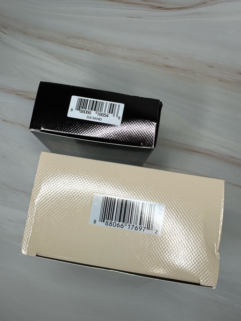 Tom Ford Architecture Soft Matte Blurring Cushion 0.6 Sand Case + Refill - Picture 4 of 4